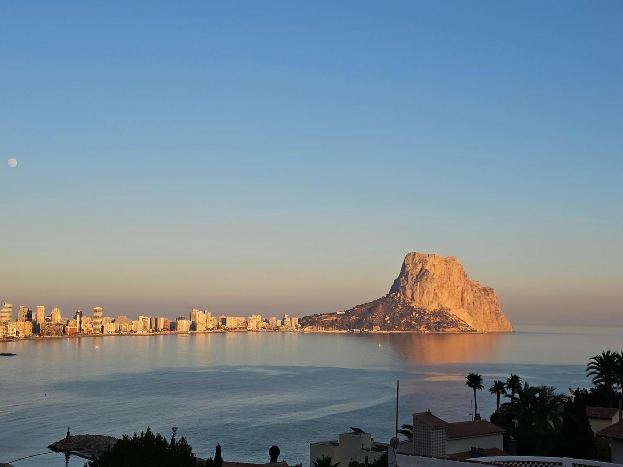 Casa Veintiuno En Calp Apartment Exterior photo